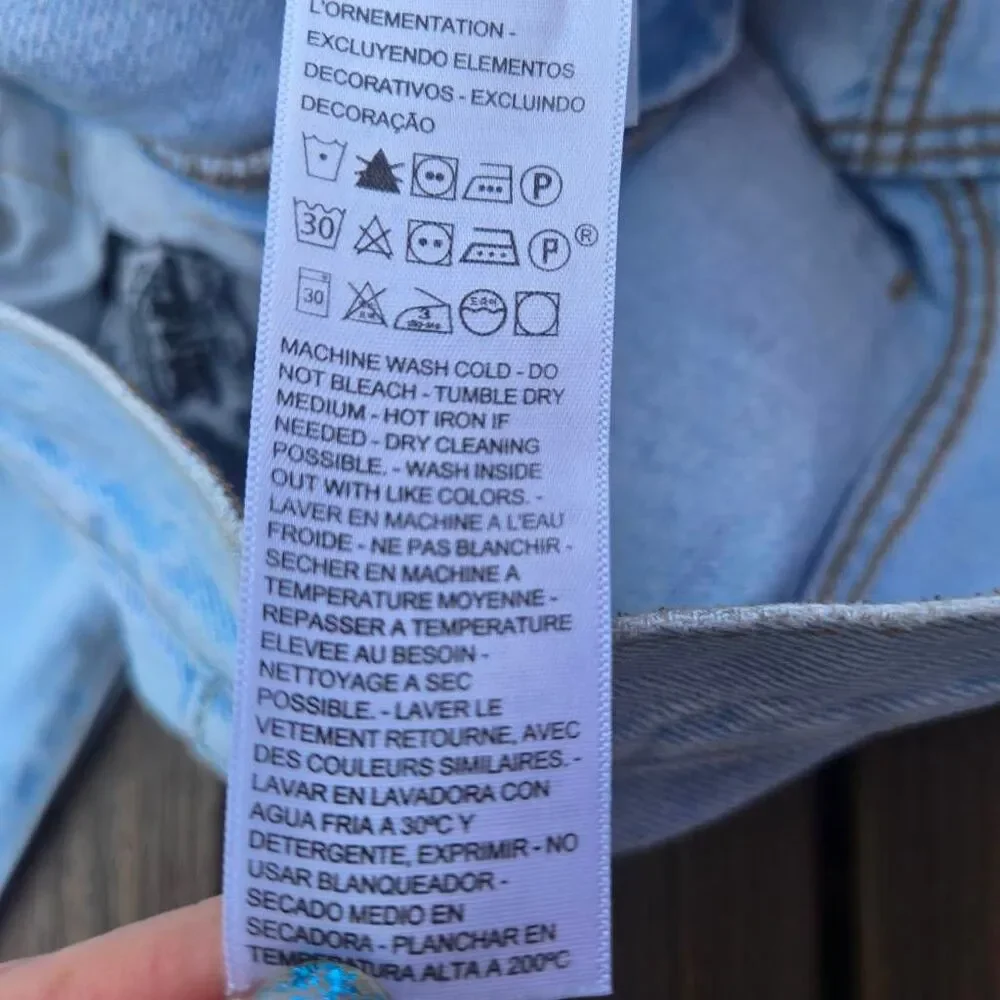 Levi's 501's men's jeans size 29x30 100% cotton light blue wash buttons